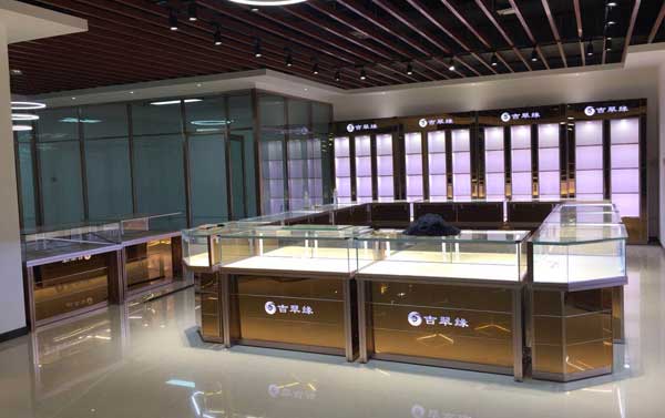 珠寶店收銀臺的設(shè)計符合三個硬性標(biāo)準(zhǔn)