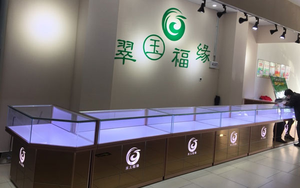 珠寶展示柜提升珠寶店的檔次